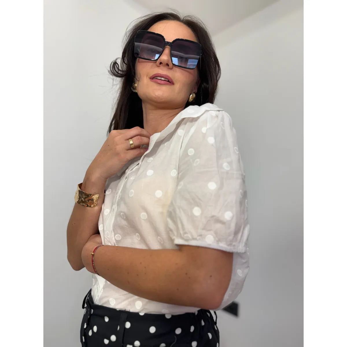 Bawełniana bluzka LIZI w kolorze białym w kropki