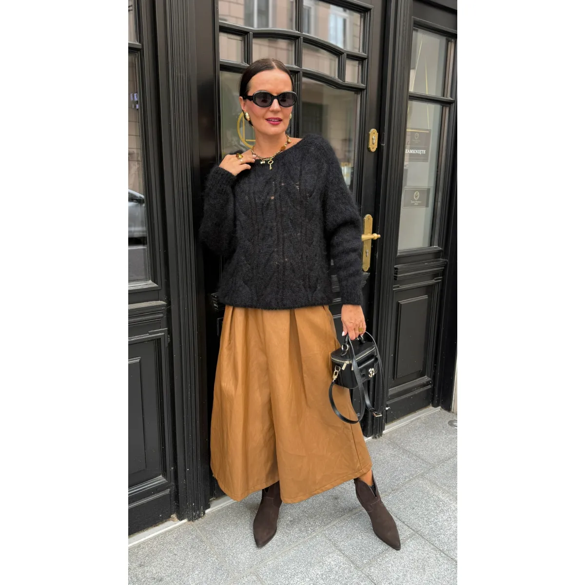 Moherowy sweter KASJANA w kolorze czerni
