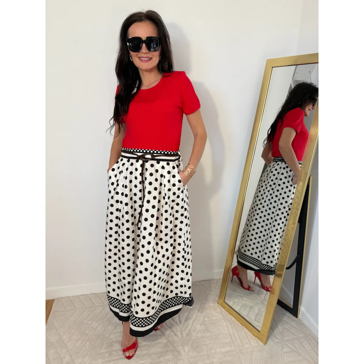 Bawełniana spódnica KROPKA w odcieniu bieli w aplikacje