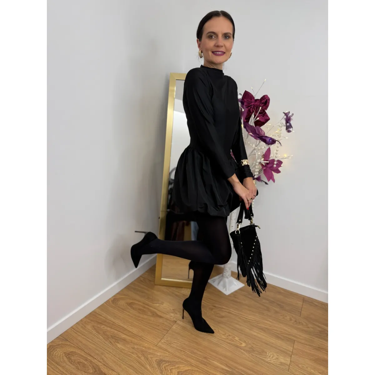 Sukienka BOMBKA w kolorze czerni