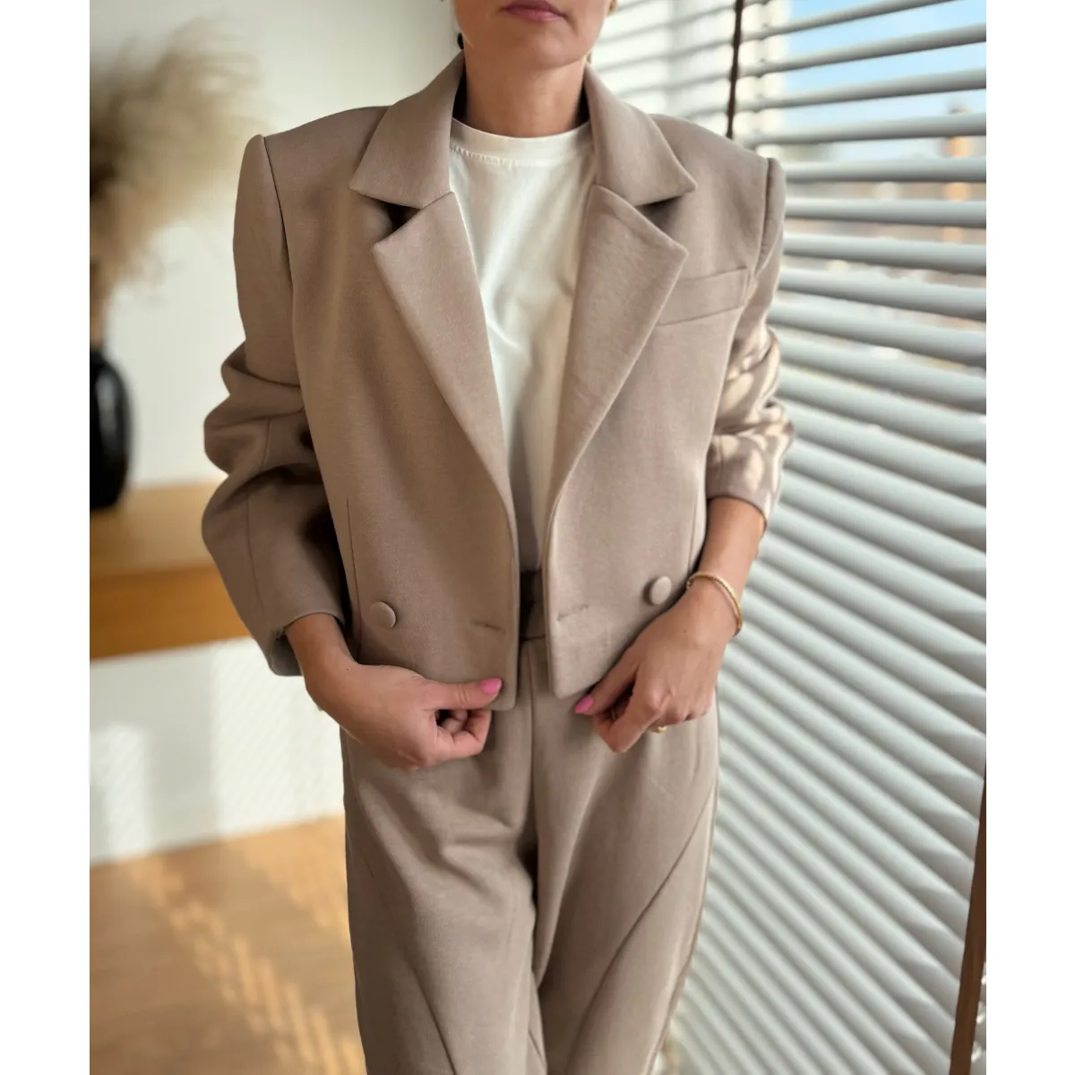 Eleganckie Spodnie dresowe Vulcano w kolorze kremowe latte