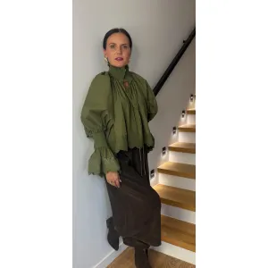 Bawełniana bluzka MIRABELLE w odcieniu oliwkowym