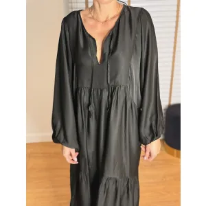 Sukienka z Jedwabiem Elara w kolorze głębokiej czerni