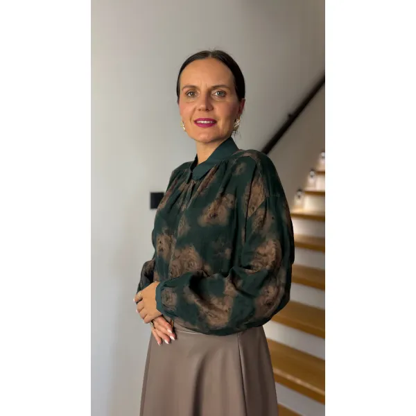 Bawełniana bluzka TINA w odcieniu zieleni w kwiaty
