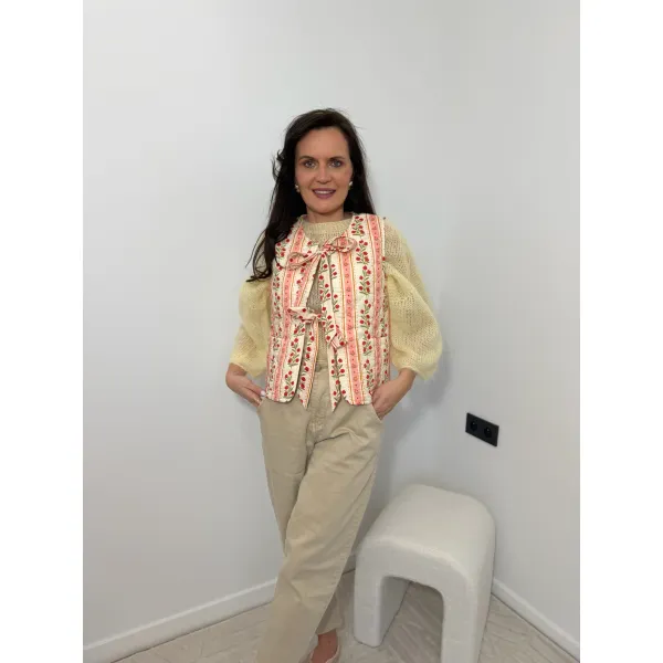 Bawełniana kamizelka LOTOSS w odcieniu ecru w aplikacje rozmiar M/L