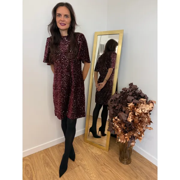 Cekinowa sukienka STARS w odcieniu bordo